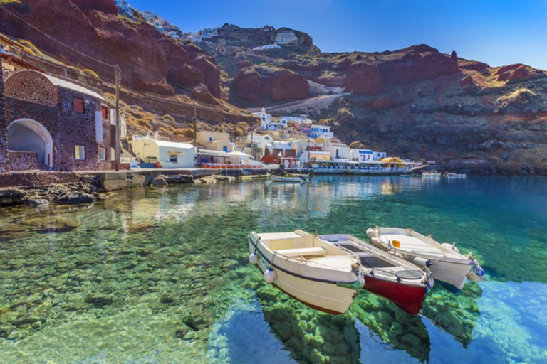 The Ultimate Guide to Visiting Santorini: Top Attractions, Hidden Gems & Local Experiences