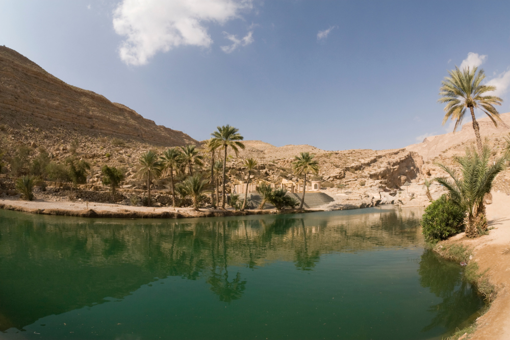 Exploring Oman’s Natural Wonders: The Best Wadis, Beaches, and Mountains
